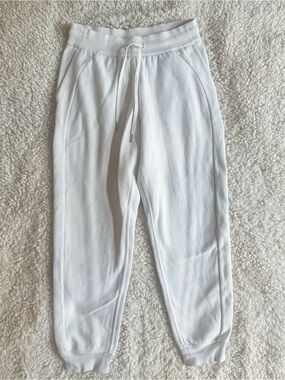 lululemon athletica Women’s Scuba Workout Joggers in Cream Size 8
